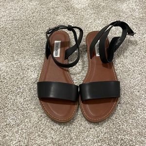 Steve Madden Sandals Size 7.5